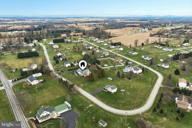 60 HUNTERS CIR, Abbottstown, PA 17301