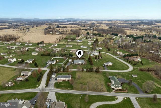 60 HUNTERS CIR, Abbottstown, PA 17301