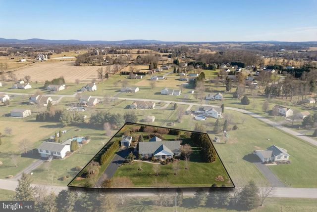 60 HUNTERS CIR, Abbottstown, PA 17301