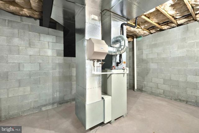 60 HUNTERS CIR, Abbottstown, PA 17301