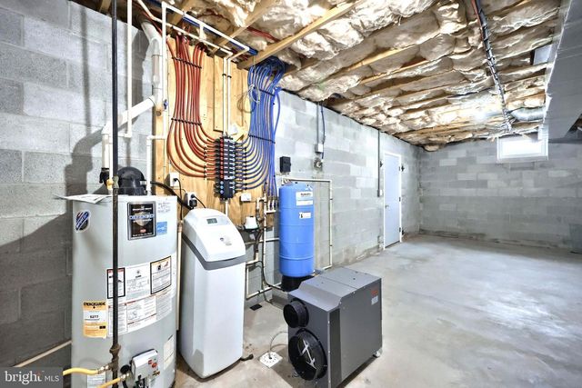 60 HUNTERS CIR, Abbottstown, PA 17301