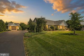 60 HUNTERS CIR, Abbottstown, PA 17301