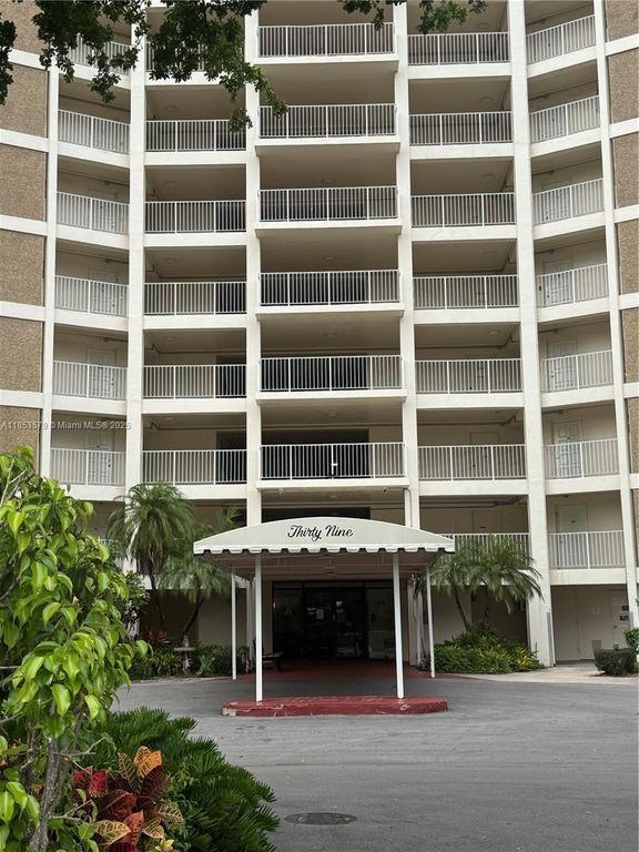 2940 N Course Dr 509, Pompano Beach, FL 33069