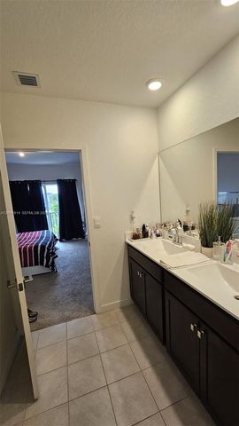 1677 SE 8th Avenue, Homestead, FL 33034