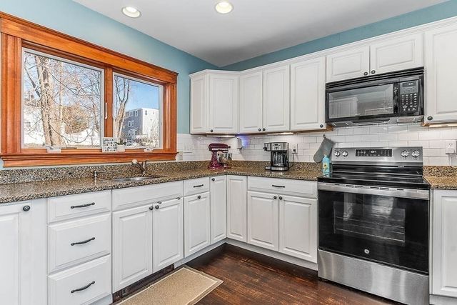 63 Dixon Ave, Dedham, MA 02026