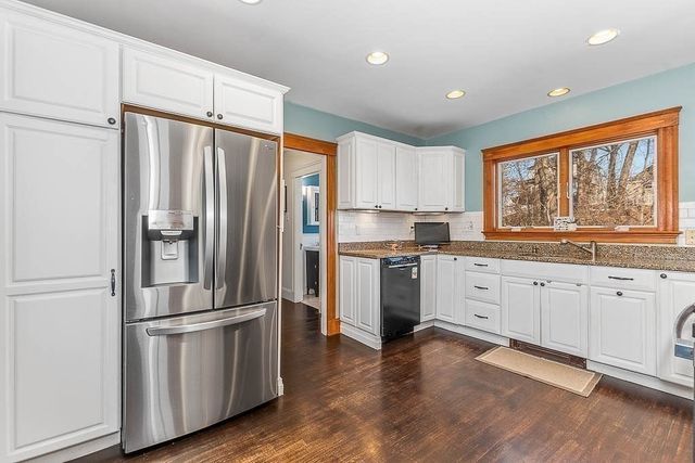 63 Dixon Ave, Dedham, MA 02026