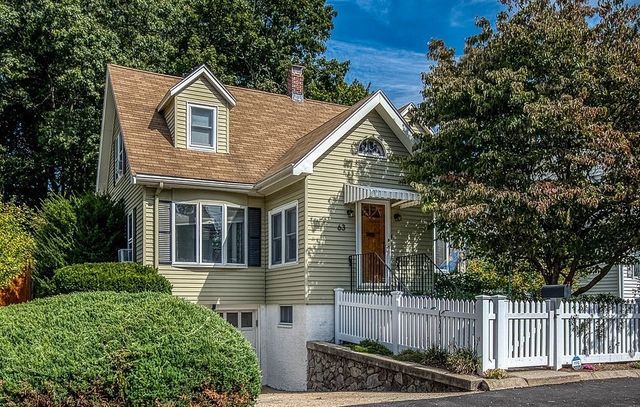63 Dixon Ave, Dedham, MA 02026