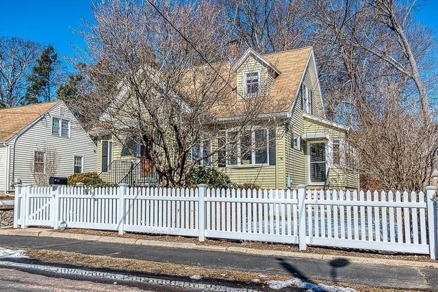 63 Dixon Ave, Dedham, MA 02026