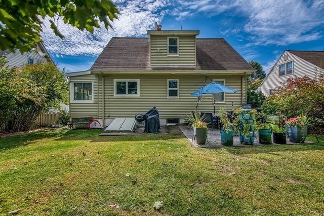 63 Dixon Ave, Dedham, MA 02026