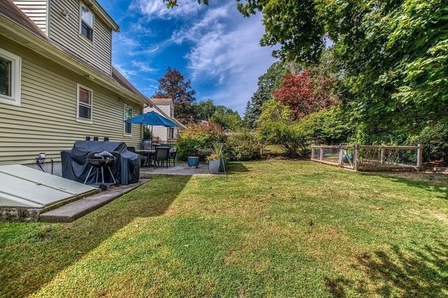 63 Dixon Ave, Dedham, MA 02026