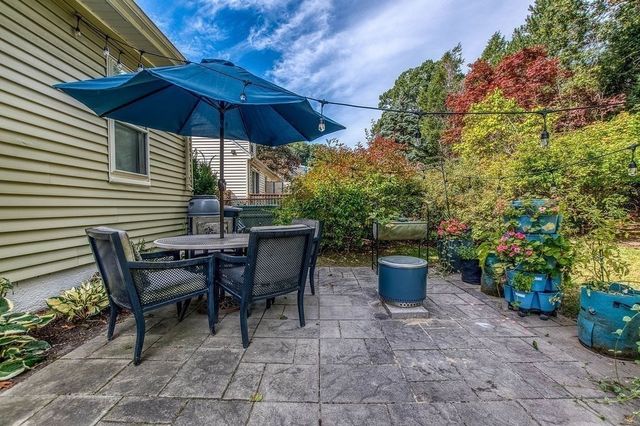 63 Dixon Ave, Dedham, MA 02026