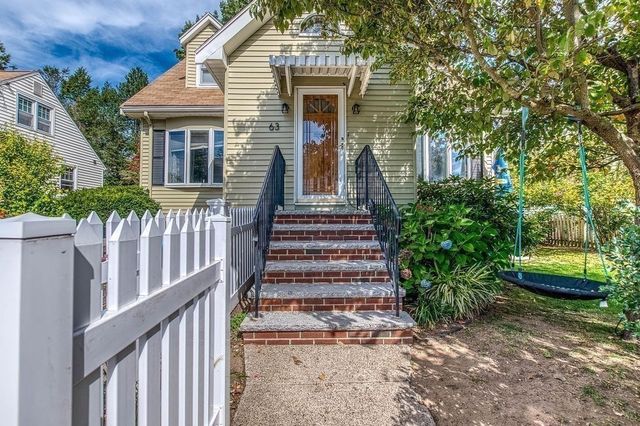 63 Dixon Ave, Dedham, MA 02026
