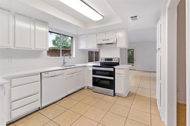 8631 Little River Rd, Houston, TX 77064