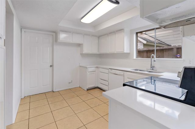 8631 Little River Rd, Houston, TX 77064