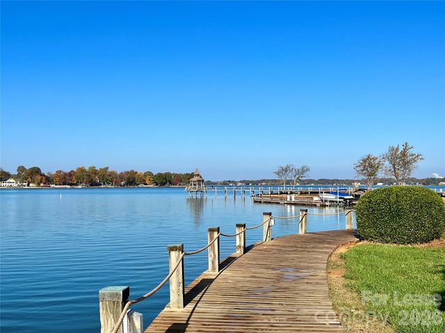 1105 Torrence Circle, Davidson, NC 28036