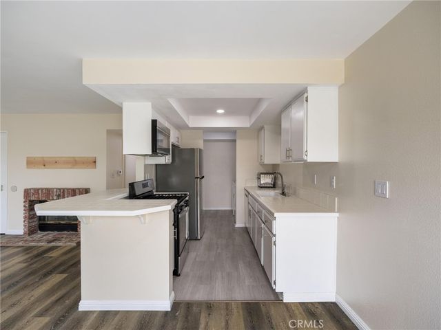 1229 W 223rd Street 211, Torrance, CA 90502
