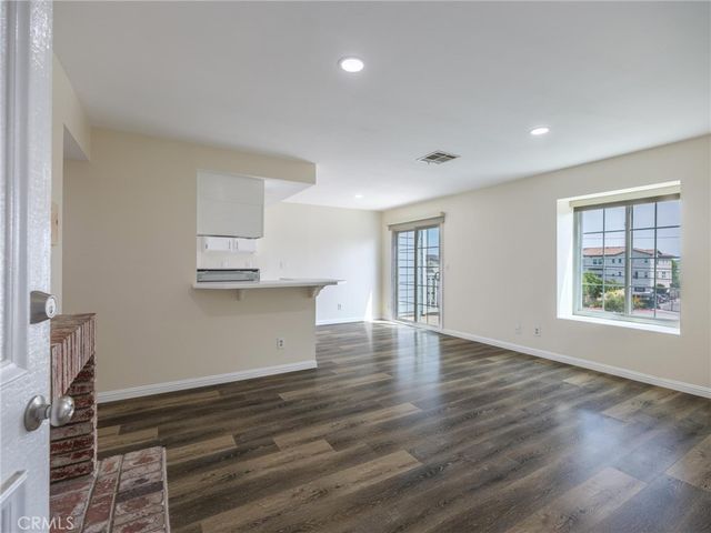 1229 W 223rd Street 211, Torrance, CA 90502