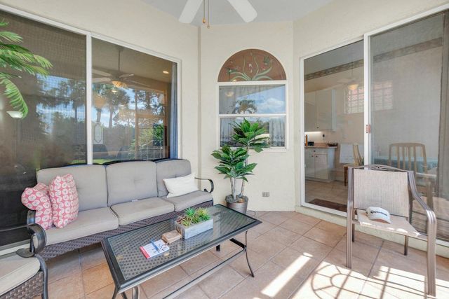 422 SW Horseshoe Bay, Port St Lucie, FL 34986