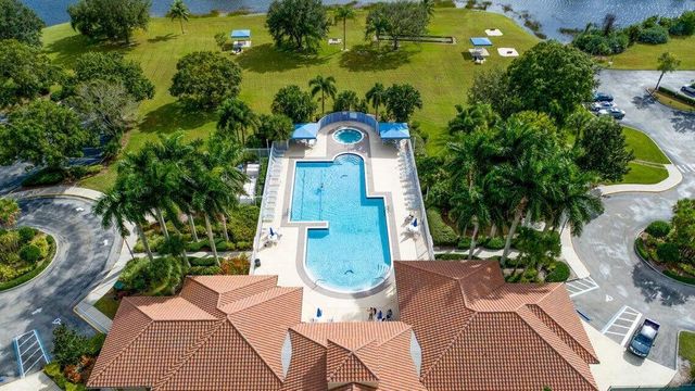 422 SW Horseshoe Bay, Port St Lucie, FL 34986