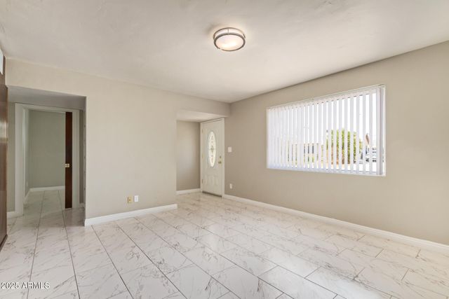 2917 W DIANA Avenue, Phoenix, AZ 85051