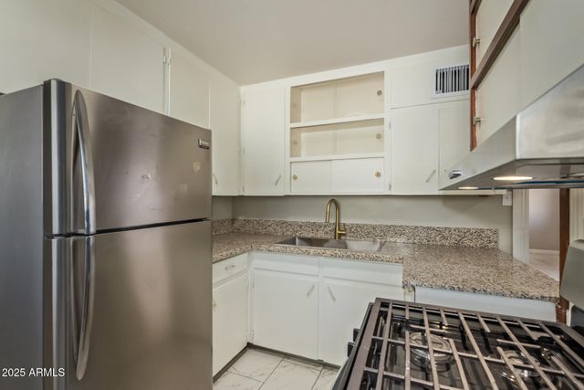 2917 W DIANA Avenue, Phoenix, AZ 85051