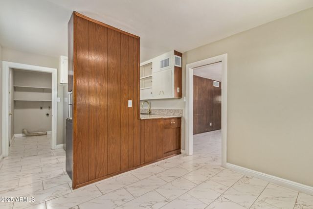 2917 W DIANA Avenue, Phoenix, AZ 85051