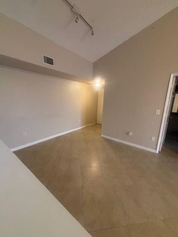 2640 S University Drive 305, Davie, FL 33328
