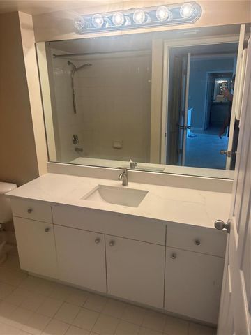 2640 S University Drive 305, Davie, FL 33328