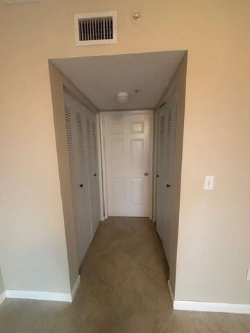 2640 S University Drive 305, Davie, FL 33328