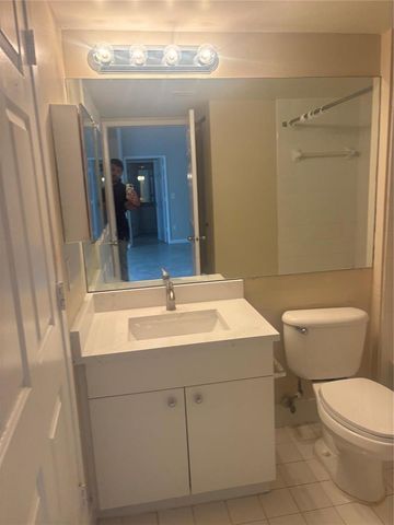 2640 S University Drive 305, Davie, FL 33328