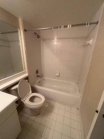 2640 S University Drive 305, Davie, FL 33328