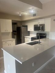 2640 S University Drive 305, Davie, FL 33328