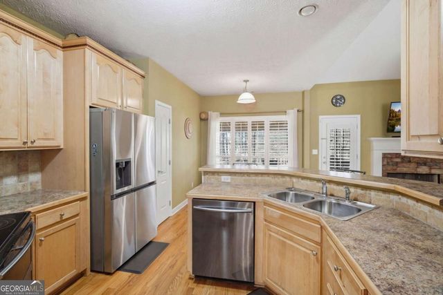 8866 Camp Tree Court, Winston, GA 30187