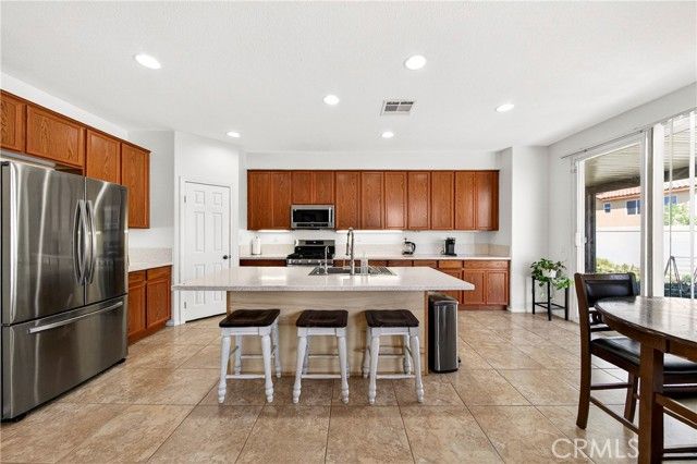 12448 Los Pinos, Victorville, CA 92392