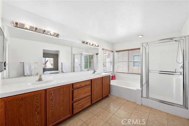 12448 Los Pinos, Victorville, CA 92392