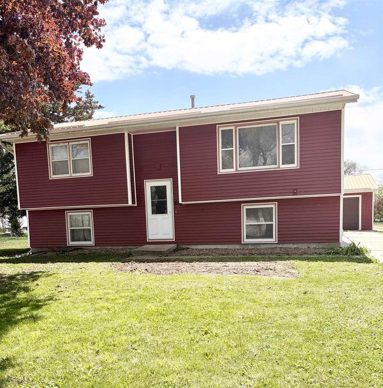 1570 Bowers Street, Waterloo, IA 50707