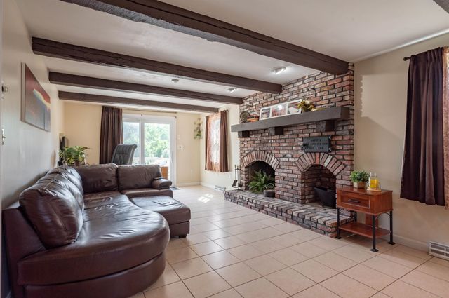 8 Sullivan Road, Hudson, NH 03051