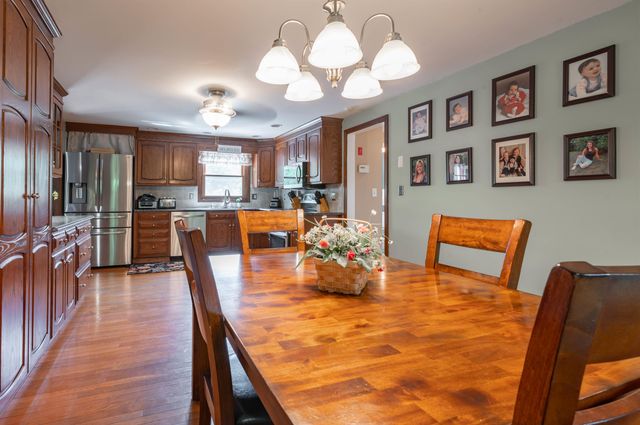 8 Sullivan Road, Hudson, NH 03051
