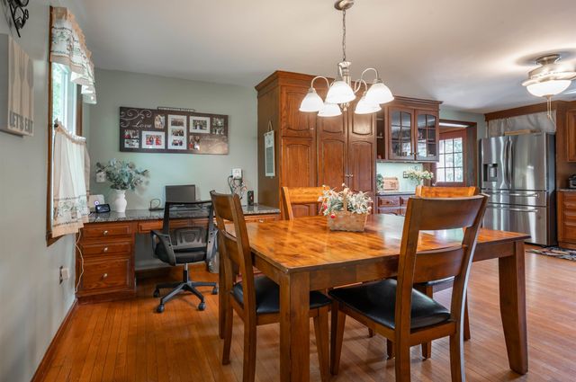 8 Sullivan Road, Hudson, NH 03051