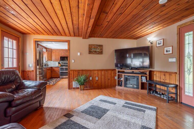 8 Sullivan Road, Hudson, NH 03051