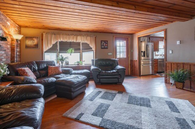 8 Sullivan Road, Hudson, NH 03051