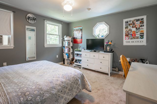 8 Sullivan Road, Hudson, NH 03051