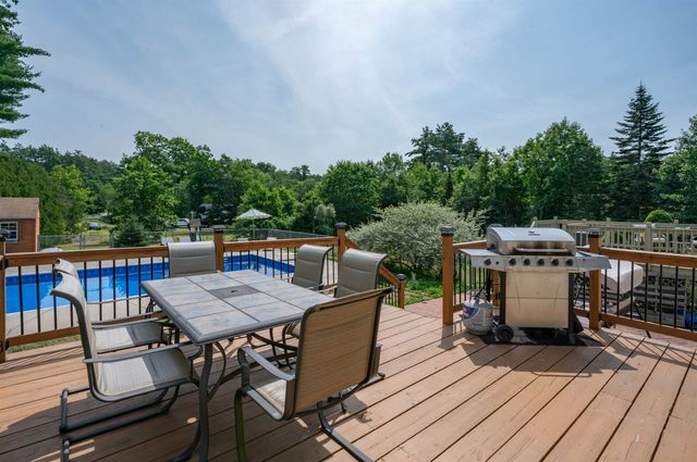 8 Sullivan Road, Hudson, NH 03051