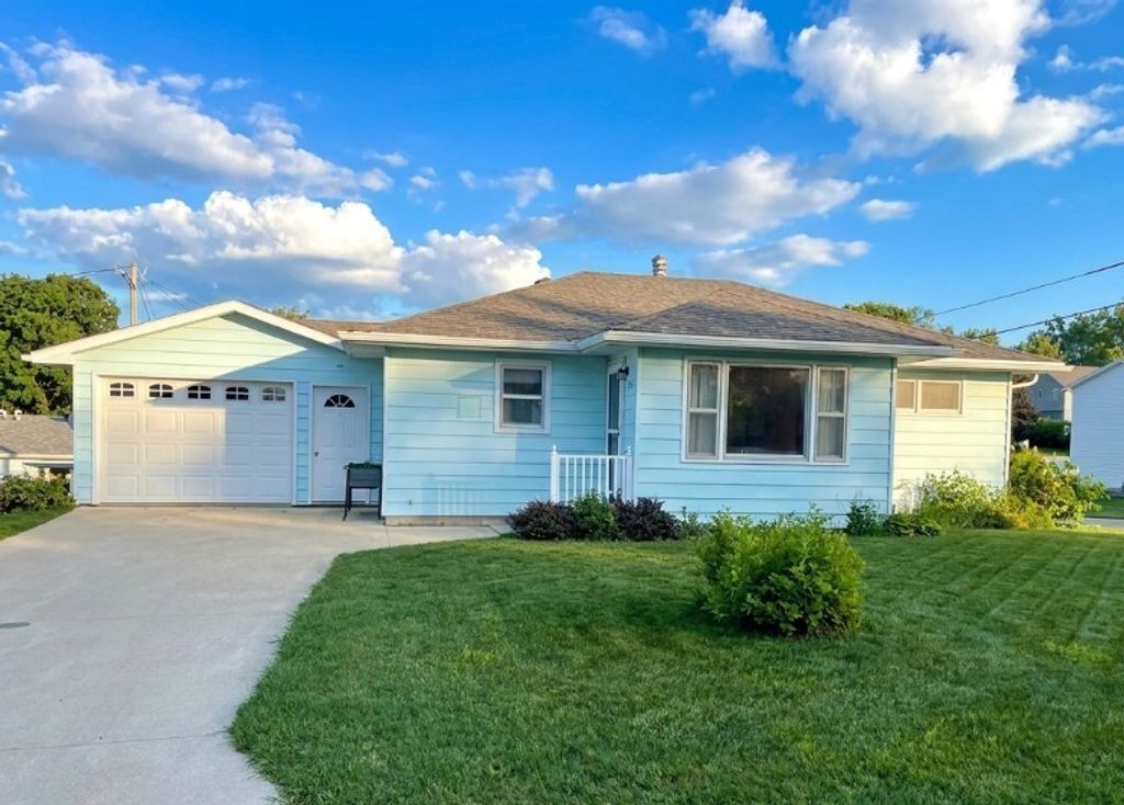 210 Birch Street, Audubon, IA 50025