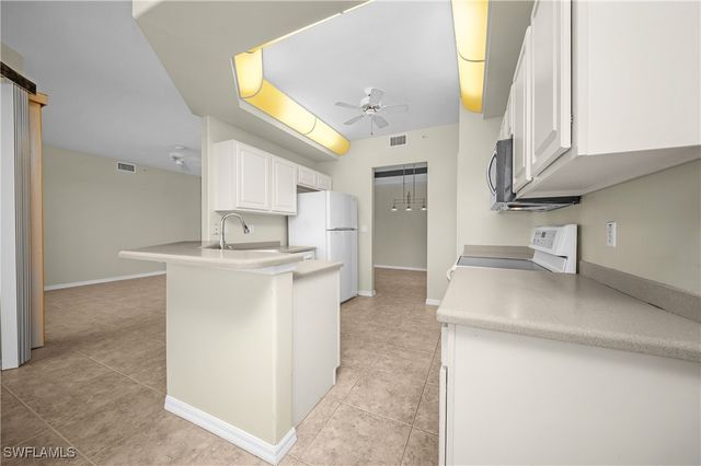 2265 Arielle DR 2307, Naples, FL 34109