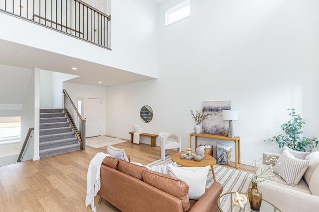 7001 Selkirk Drive S, Fargo, ND 58104