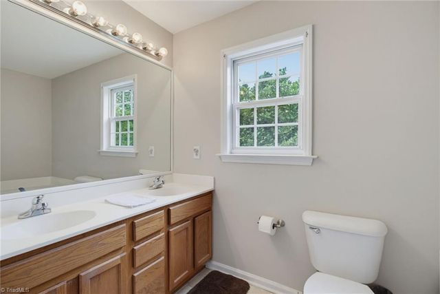6051 Summer Trace Lane, Winston-salem, NC 27105