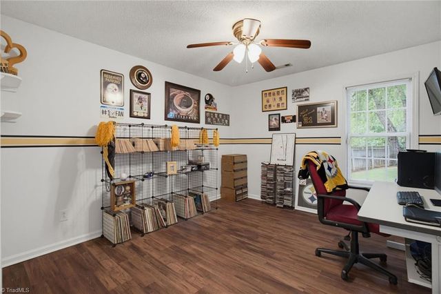 6051 Summer Trace Lane, Winston-salem, NC 27105