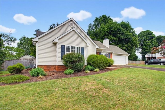 6051 Summer Trace Lane, Winston-salem, NC 27105