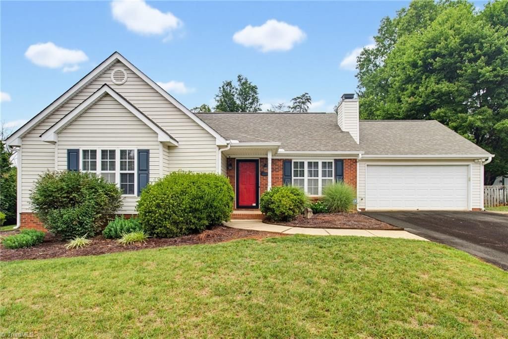 6051 Summer Trace Lane, Winston-salem, NC 27105
